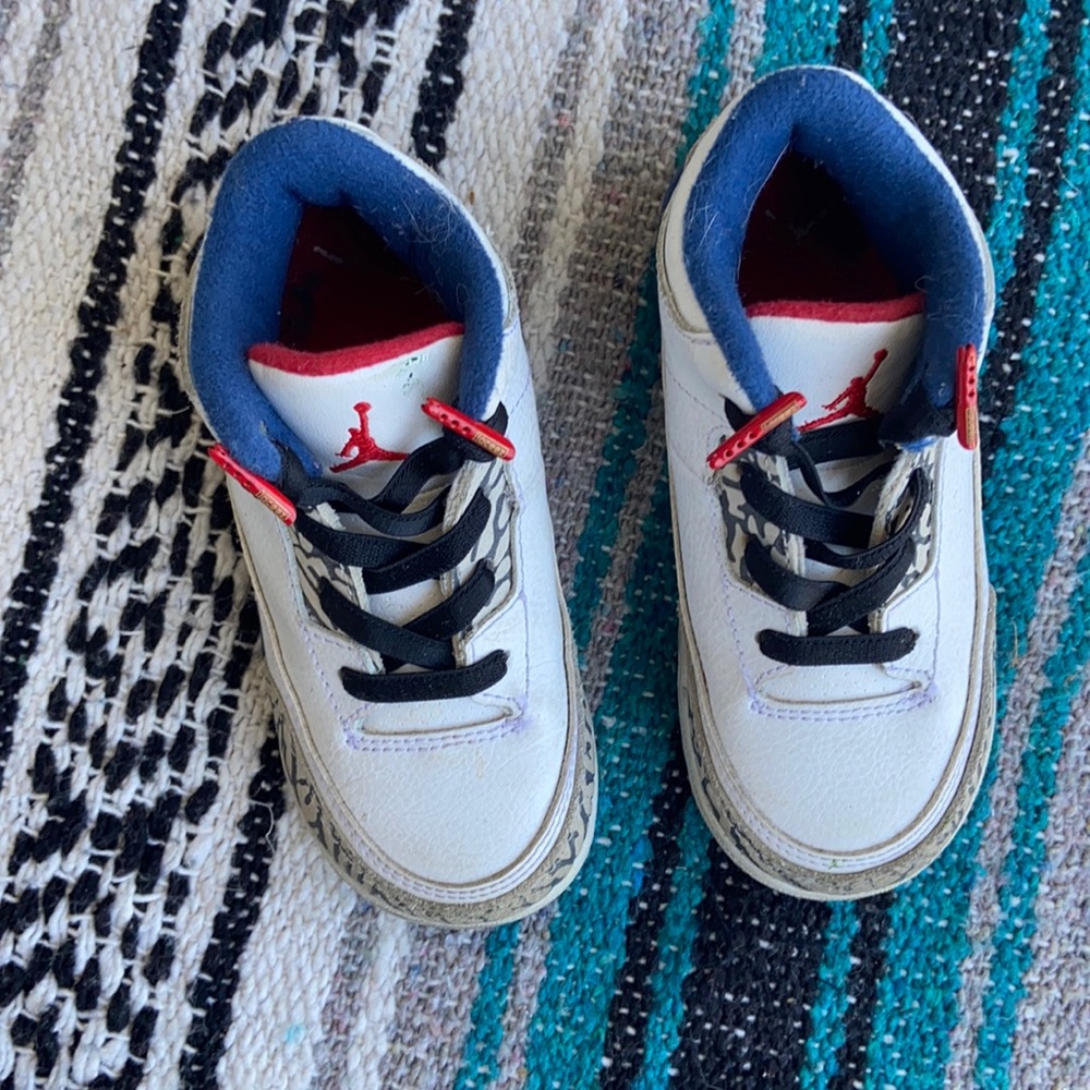 2016 RARE Retro Toddler Air Jordan’s 😍 sz 8c